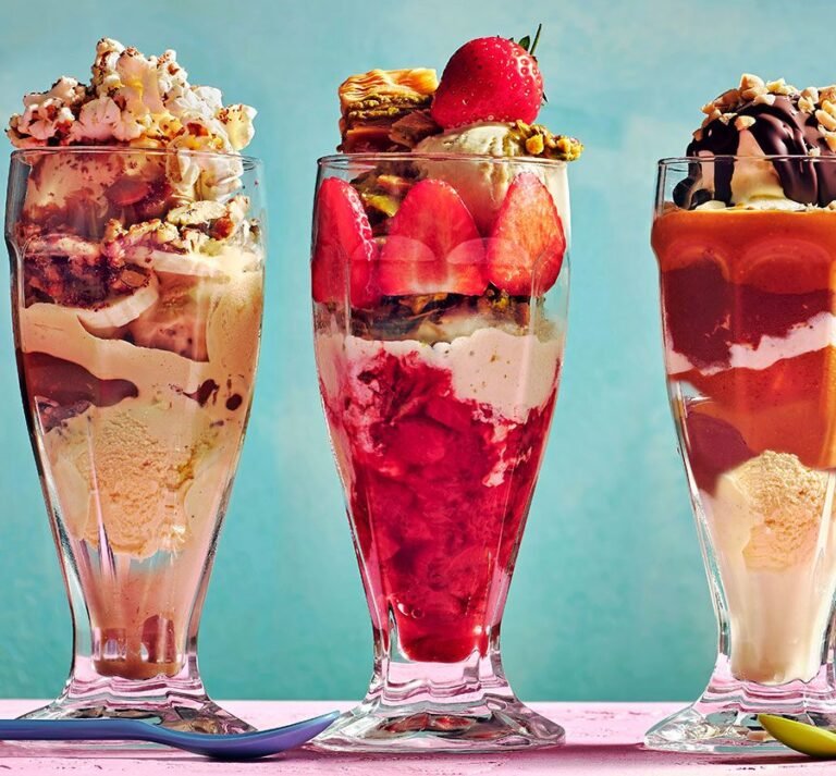 Strawberry & pistachio baklava sundae